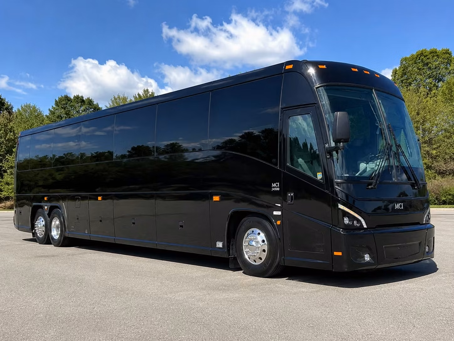 a charter bus for colorado springs zoo and wildlife field trips