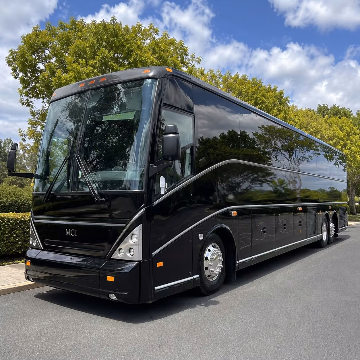 airport shuttle service between colorado springs airport and downtown hotels