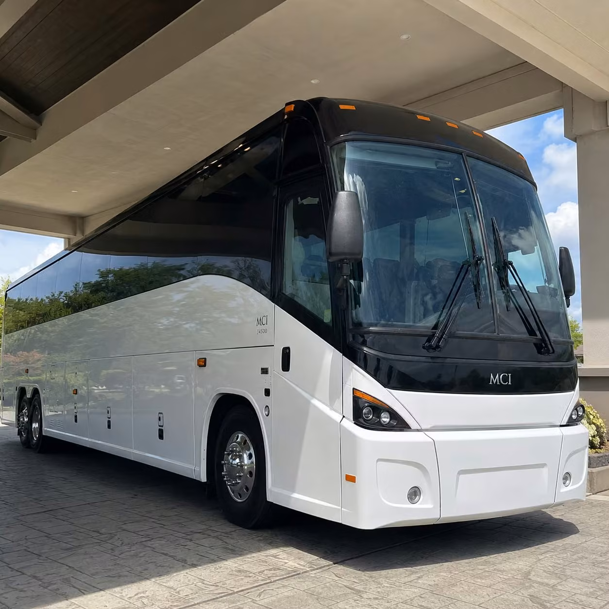 shuttle transportation for fort carson soldiers and support staff in colorado springs